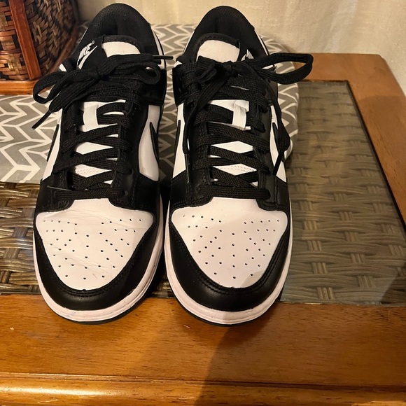 Women’s Nike sneakers - Picture 3 of 3